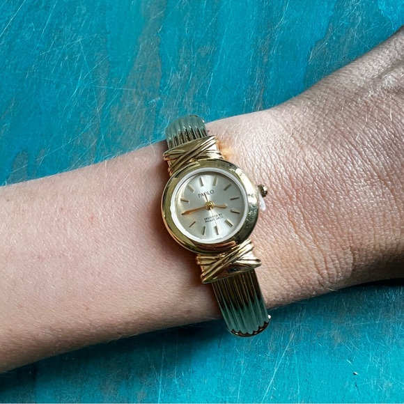 Paolo Gucci Ladies Watch Yellow Gold Tone Bracelet and Dial Quartz NWOT main image 9